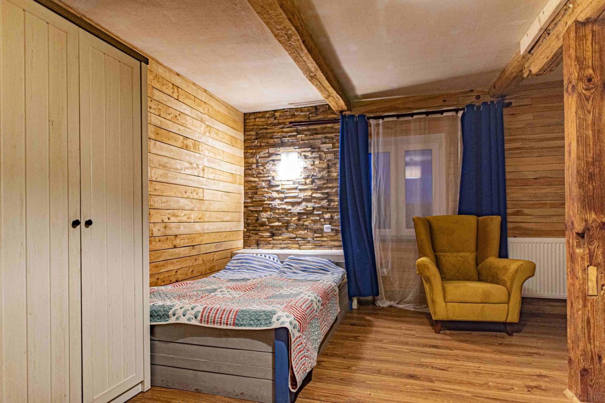 Folwark Malinowy Chrusniak Agroturismo *